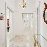 Guesthost - Casa Cinzia Lungomare Exclusive Flat * Μπάρι