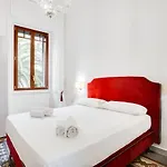 Guesthost - Casa Cinzia Lungomare Exclusive Flat *