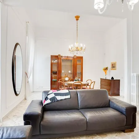 Guesthost - Casa Cinzia Lungomare Exclusive Flat Bari
