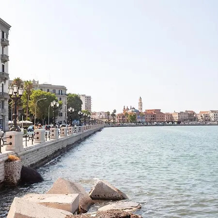 Guesthost - Casa Cinzia Lungomare Exclusive Flat Διαμέρισμα *