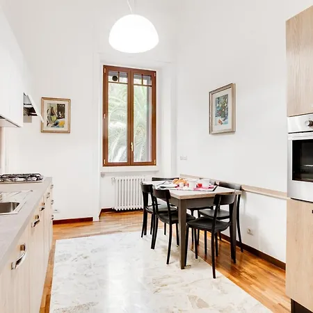 Guesthost - Casa Cinzia Lungomare Exclusive Flat Apartamento *