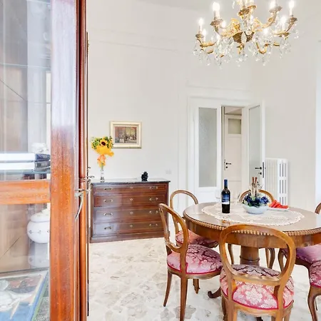 Guesthost - Casa Cinzia Lungomare Exclusive Flat