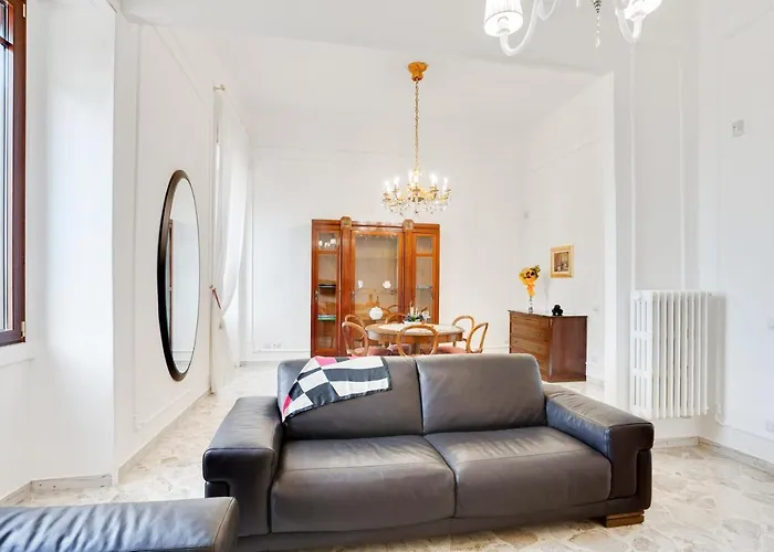Guesthost - Casa Cinzia Lungomare Exclusive Flat בארי