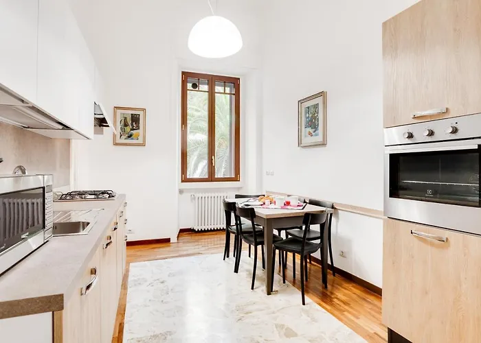Guesthost - Casa Cinzia Lungomare Exclusive Flat דירה *