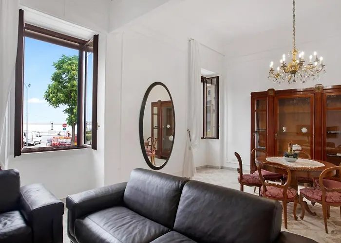 Guesthost - Casa Cinzia Lungomare Exclusive Flat בארי